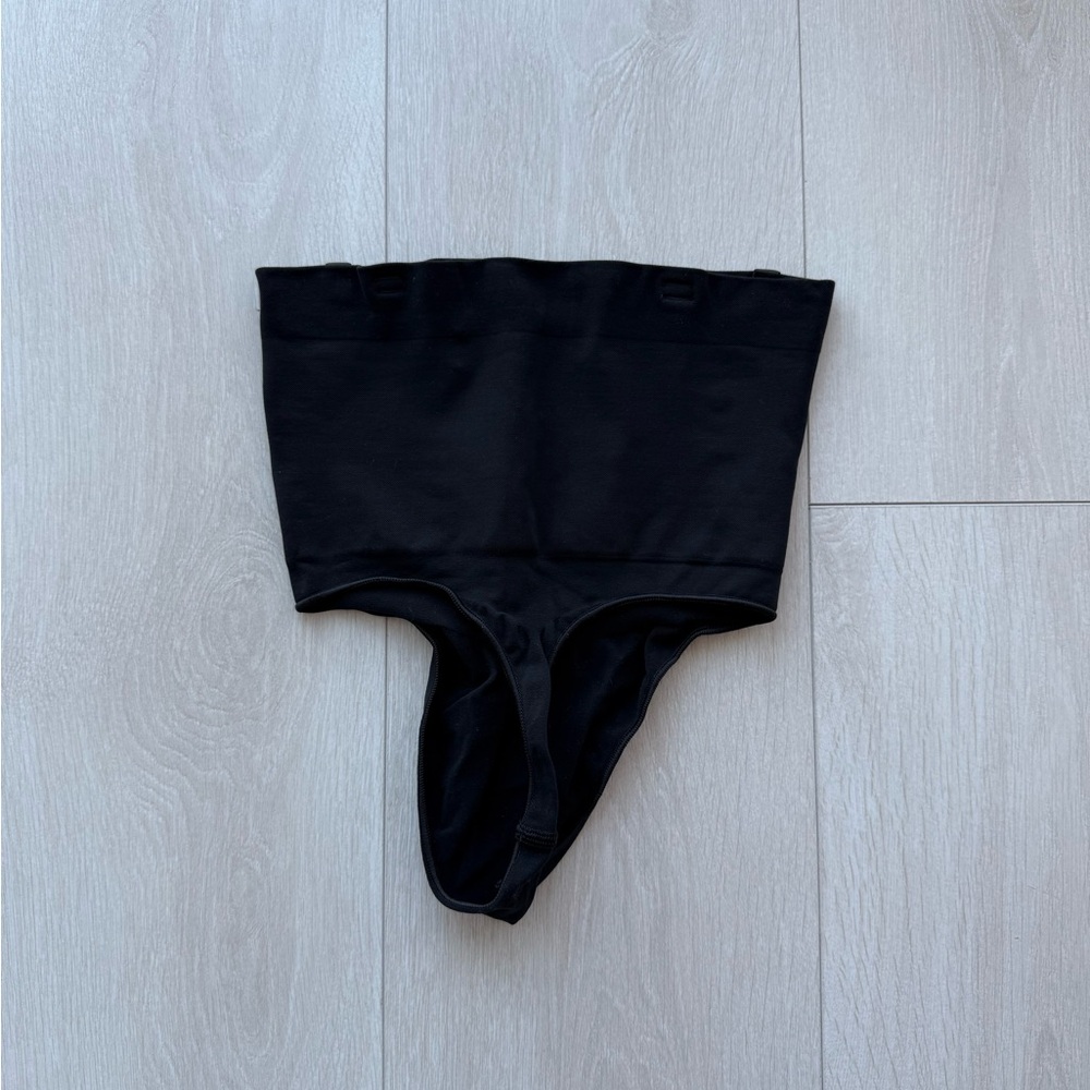 SKIMS CORE SCULPT HIGH-WAISTED THONG SIZE S